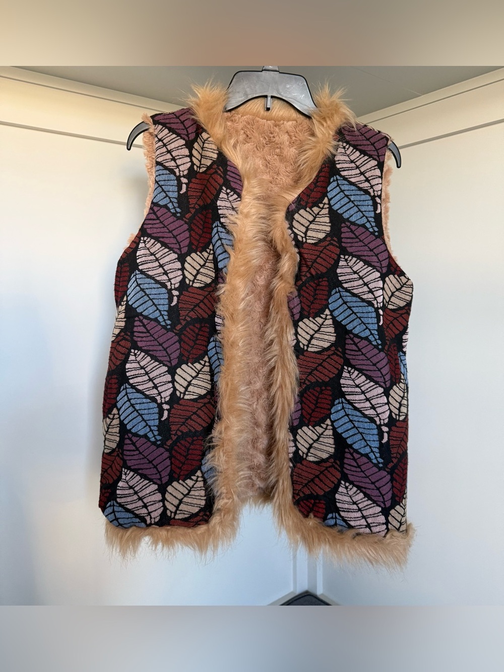 Reversible Faux Fur Embroidered  Leaf-Pattern Vest in Multicolor